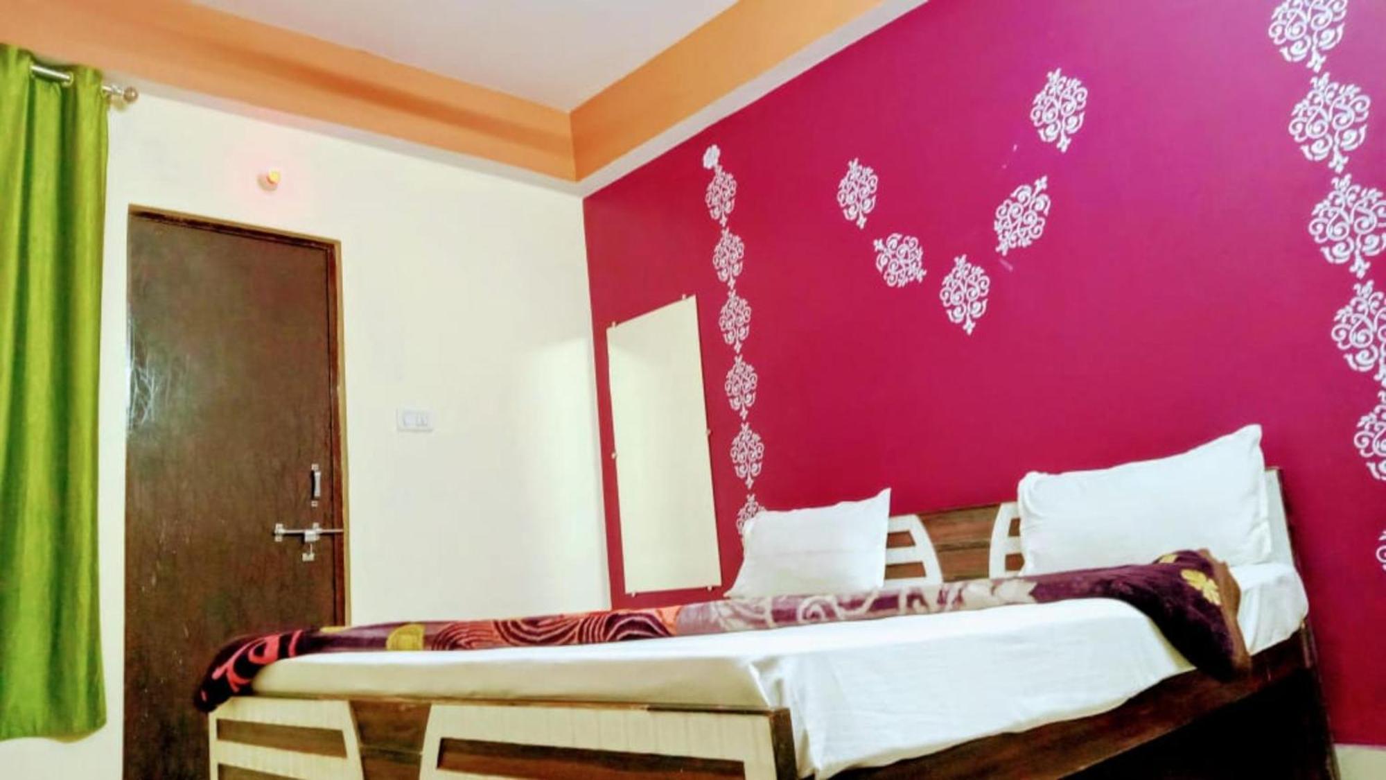 Goroomgo The Shivay Guest House Inn Varanasi Exterior photo